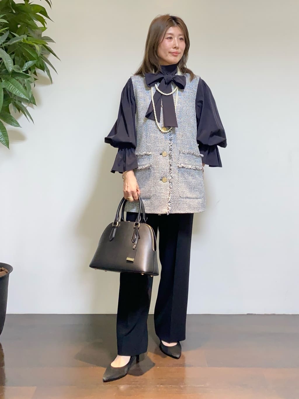 tomoさんの「UNTITLED｜【オンオフ使える】スラブツイード ジレ」を使ったコーディネート