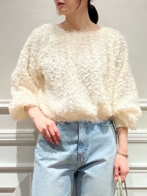 TSUKUIさんの「DRESSTERIOR｜provoke（プロヴォーク）【別注】 フワラーモチーフブラウス」を使ったコーディネート