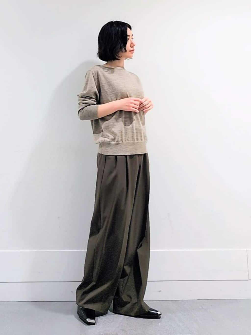 ミズタさんの「UNTITLED｜【アンサンブル可/洗える】シルクウールカシミヤ ドルマンスリーブニット」を使ったコーディネート