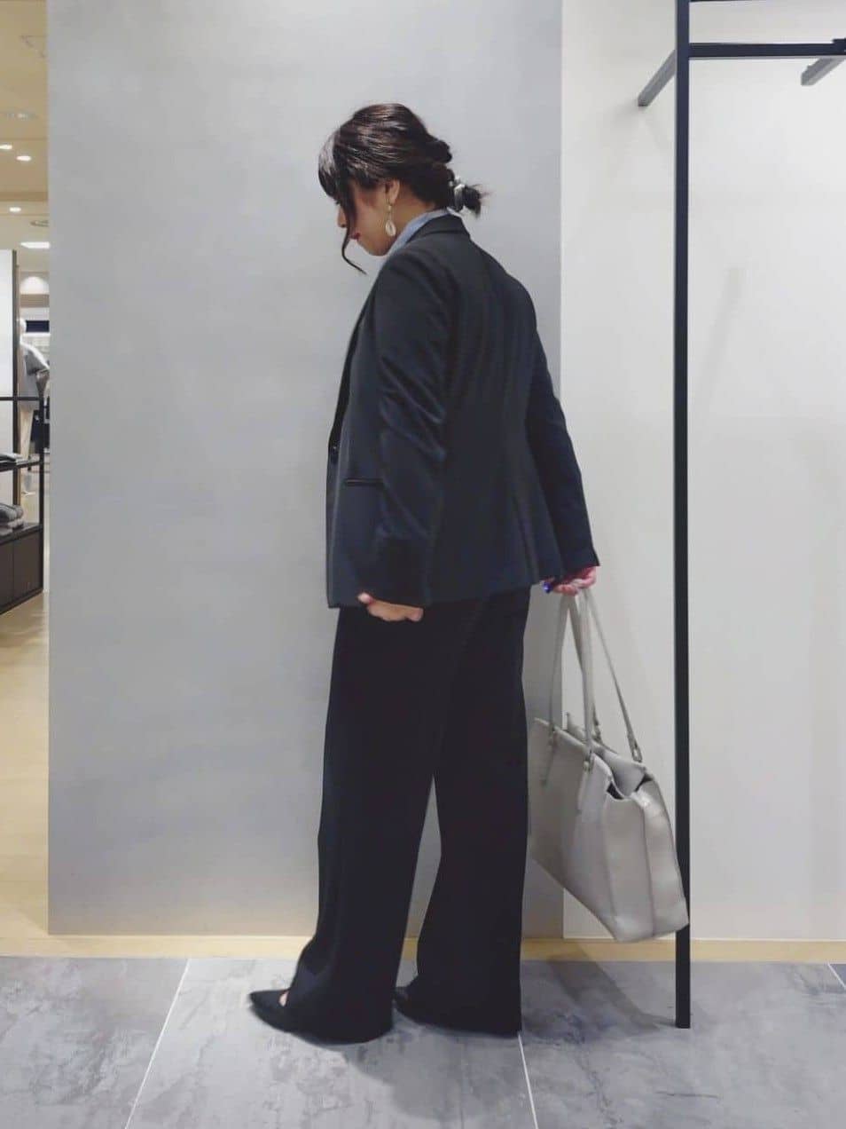TOMOMIさんの「INDIVI｜【収納力◎／A4サイズ対応】シゴデキバッグ」を使ったコーディネート