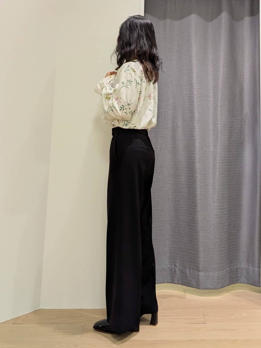 miiさんの「INDIVI｜【通勤スーツ／洗える】ストレッチワイドパンツ」を使ったコーディネート
