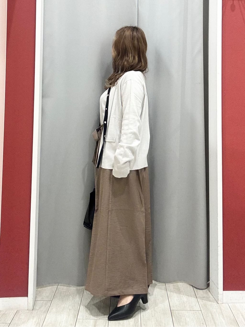 shioさんの「SHOO･LA･RUE｜【洗濯機可/S-LL/アンサンブル可】すっきりと好印象 配色クルーネックニット」を使ったコーディネート