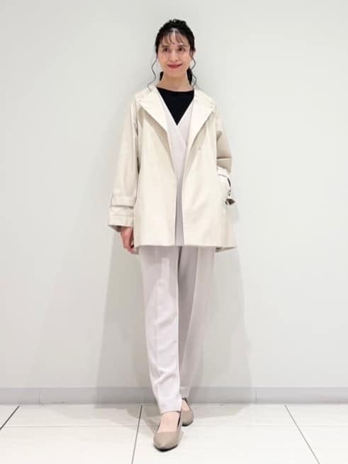 kayoさんの「INDIVI｜【撥水/軽量】ミドル丈 ミニマルトレンチコート」を使ったコーディネート