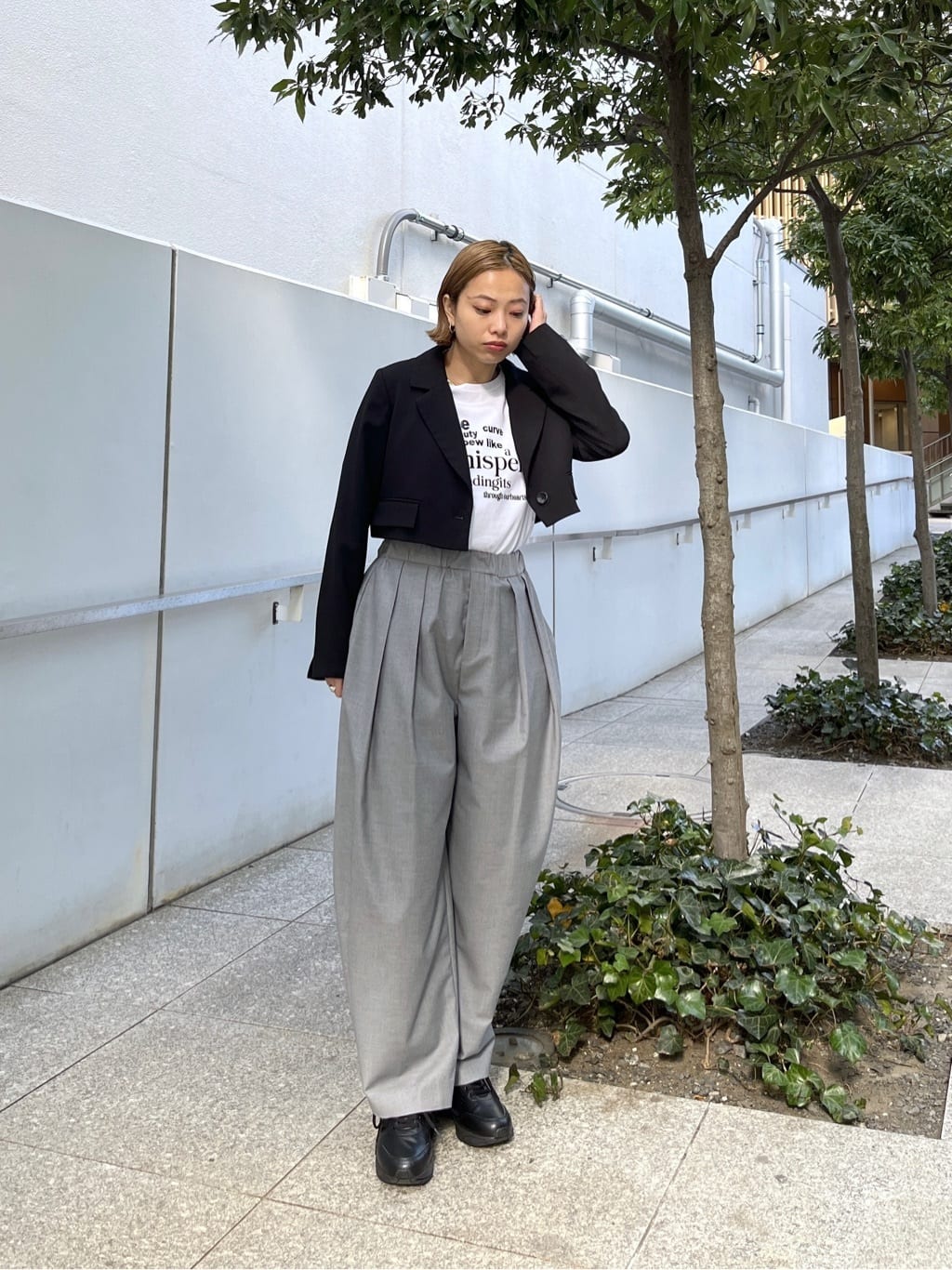 Harukaさんの「INDIVI｜クロップドジャケット」を使ったコーディネート