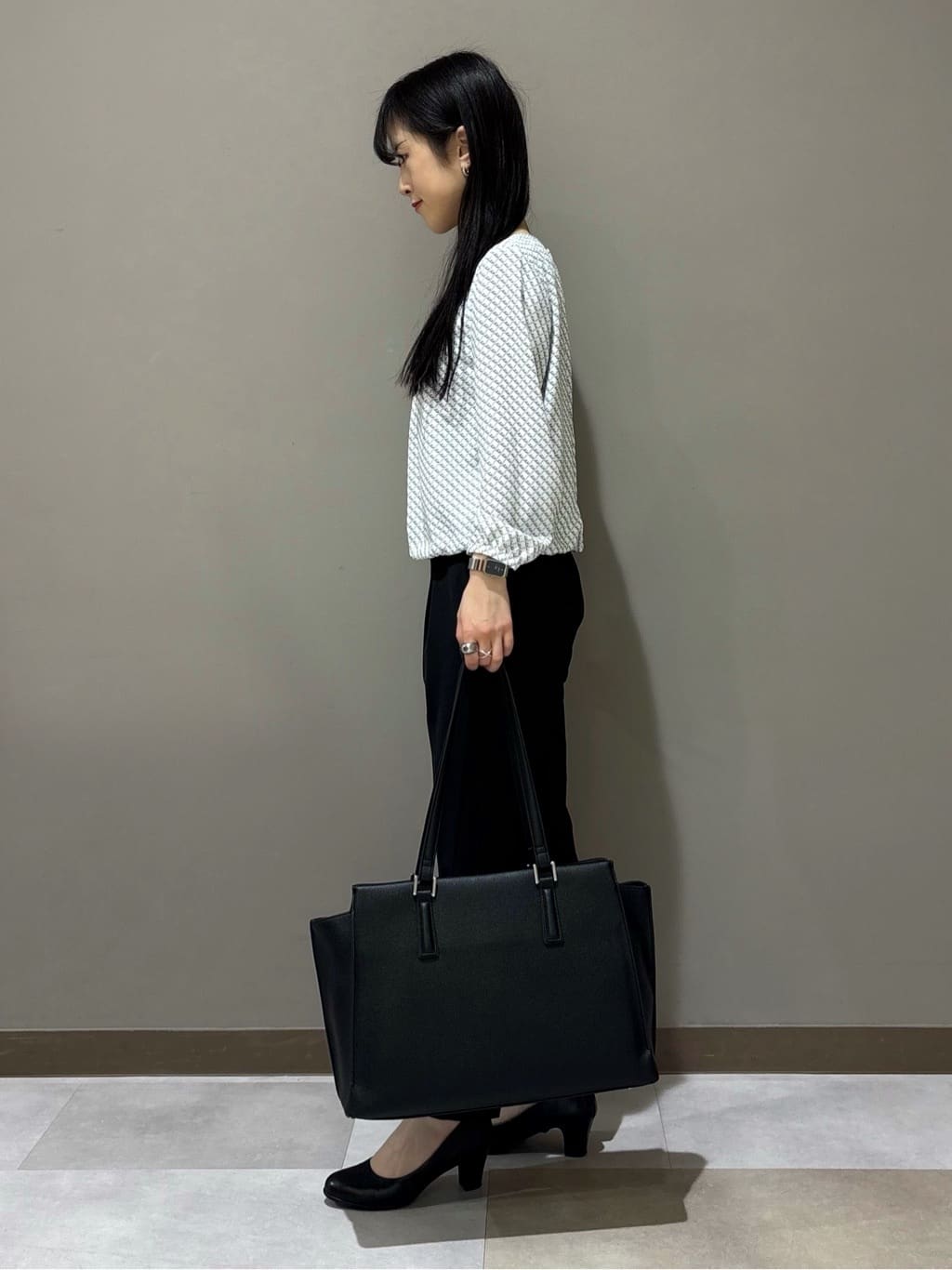 KEIKOさんの「INDIVI｜【通勤スーツ／洗える】ストレッチカラーレスジャケット」を使ったコーディネート