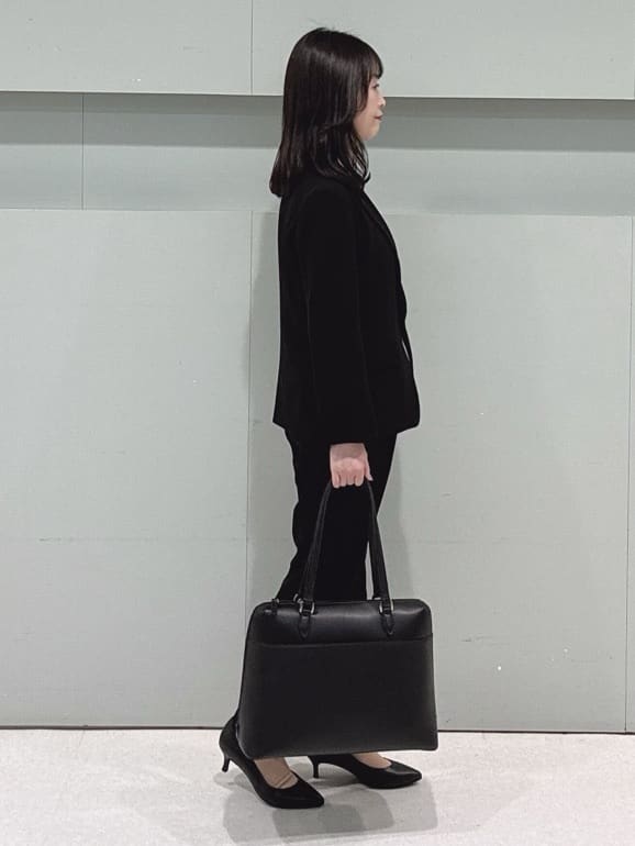 makiさんの「UNTITLED｜【透けにくい/ウエストイン見え】タックブラウス」を使ったコーディネート