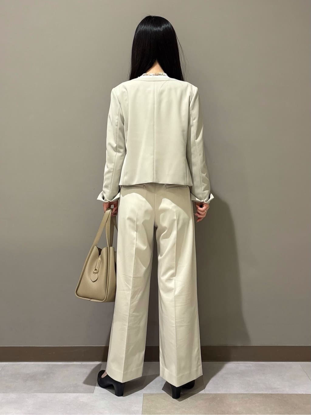 KEIKOさんの「INDIVI｜【上品光沢／SETUP可能】切り替えデザインジャケット」を使ったコーディネート