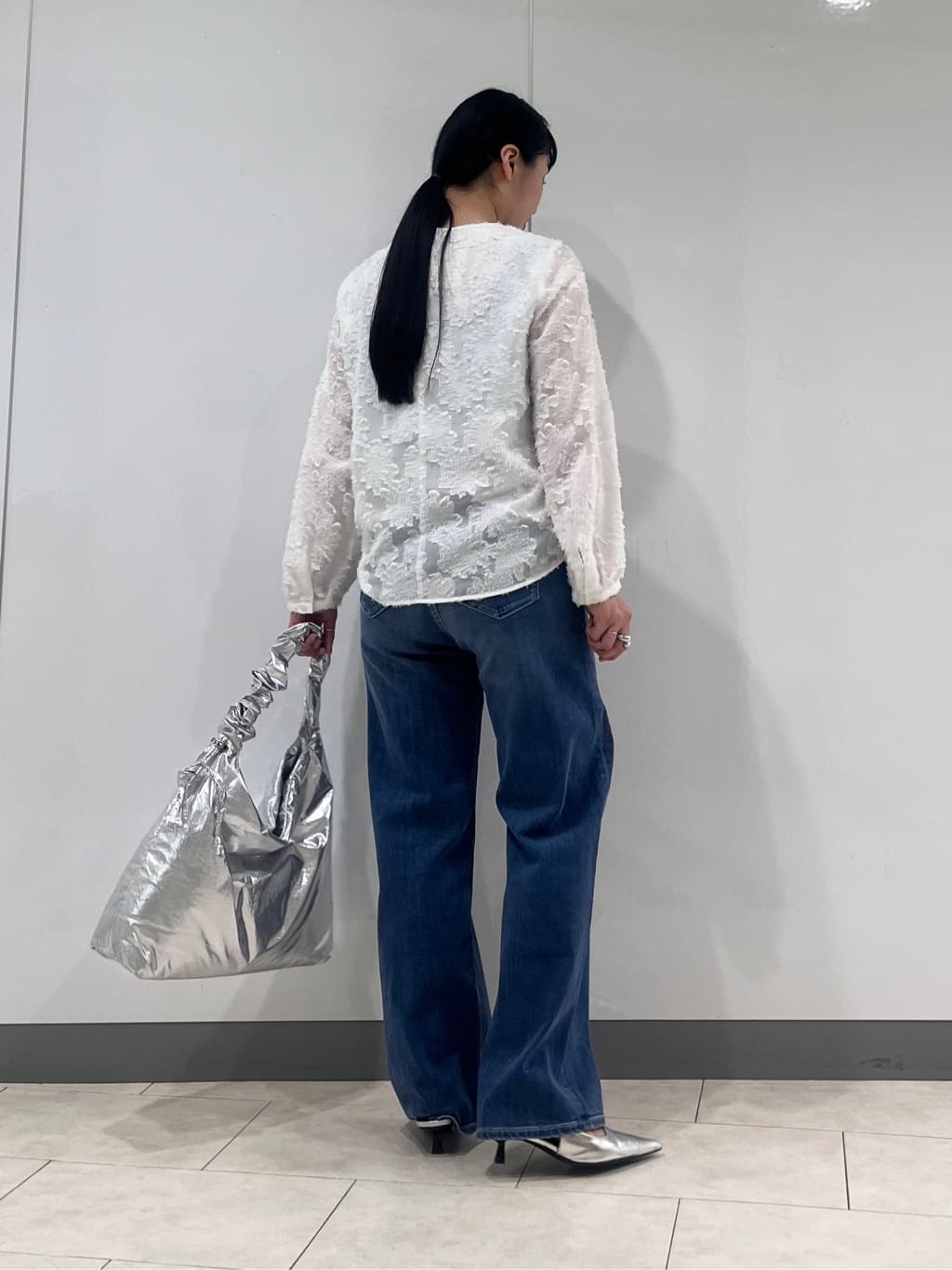 hasuさんの「INDIVI｜【華やか／大人シアー／セレモニー】カットフリンジブラウス」を使ったコーディネート