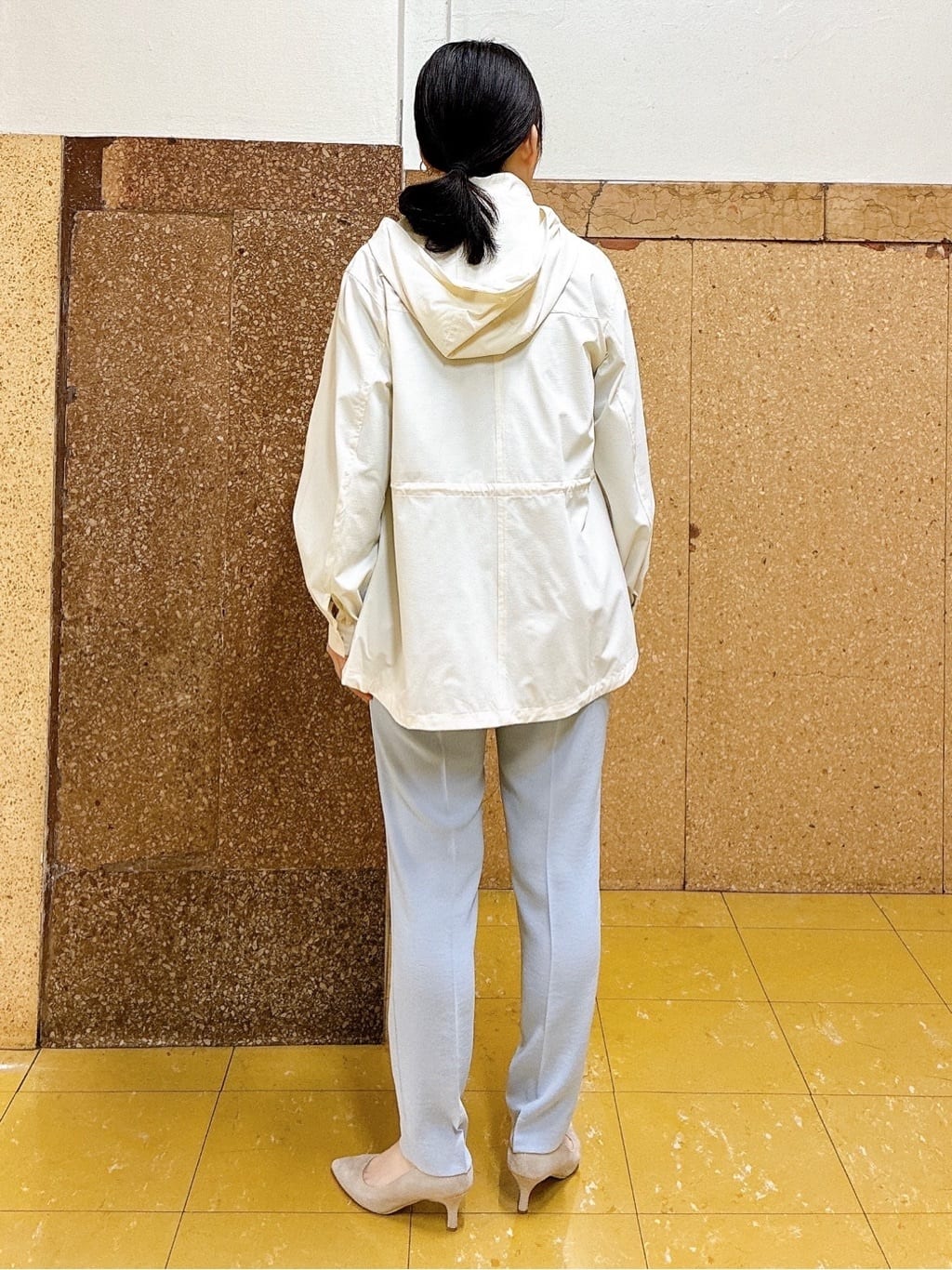 hattoriさんの「INDIVI｜【洗える／UVケア／SETUP可】着る日傘ペプラムブラウス」を使ったコーディネート