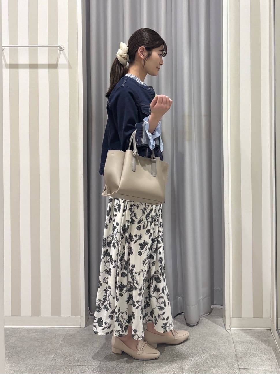 Rikaさんの「SHOO･LA･RUE｜【SHOO・LA・RUE DENIM/S-LL/高レビュー】大人のための ノーカラーデニムジャケット」を使ったコーディネート