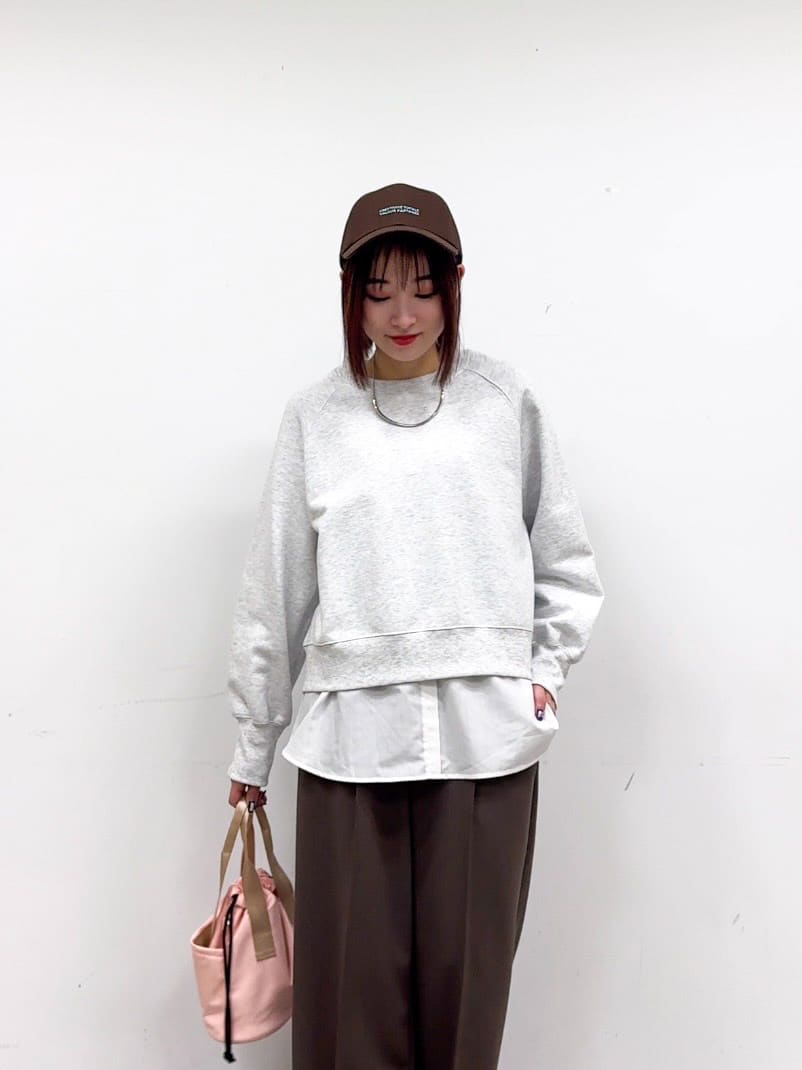 𝐜𝐡𝐢𝐤𝐚さんの「SHOO･LA･RUE｜MIX調 シンプルラグランスウェット」を使ったコーディネート