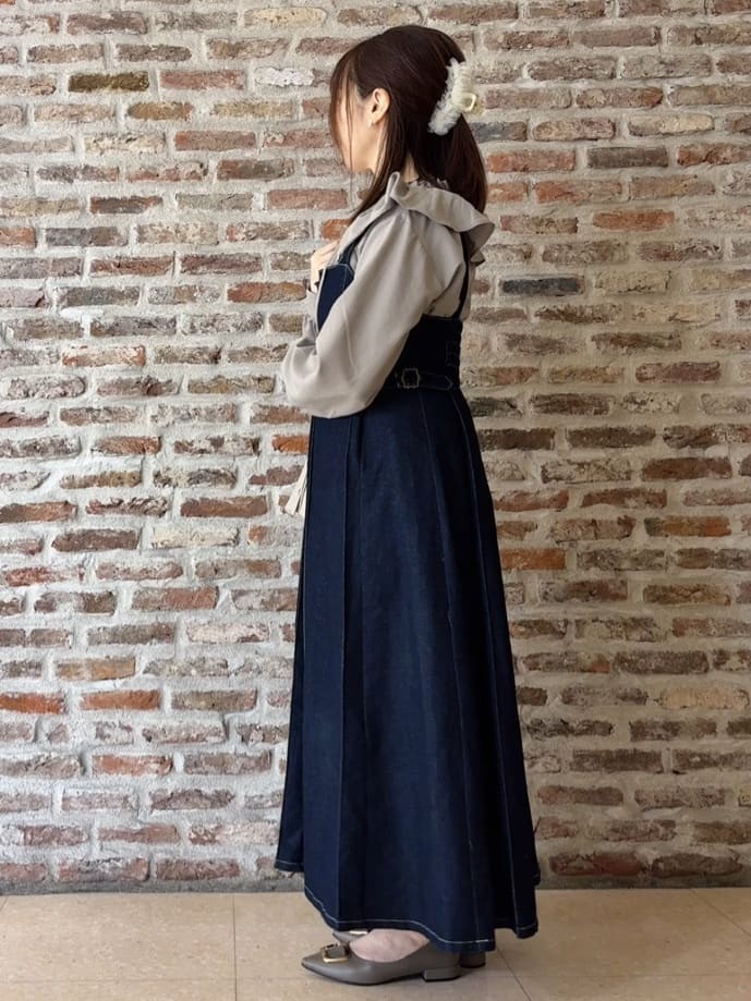 tokiさんの「THE SHOP TK｜大人のフェミニンカジュアルに エアリーフリルブラウス」を使ったコーディネート