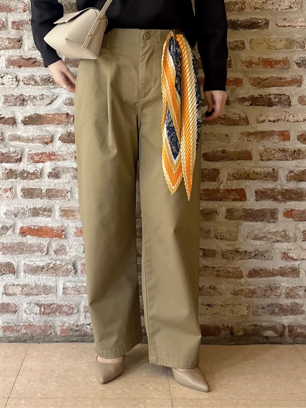 しばさんの「THE SHOP TK｜【S-XLサイズ/上品見えが叶う】Vネックニット/洗濯機OK」を使ったコーディネート