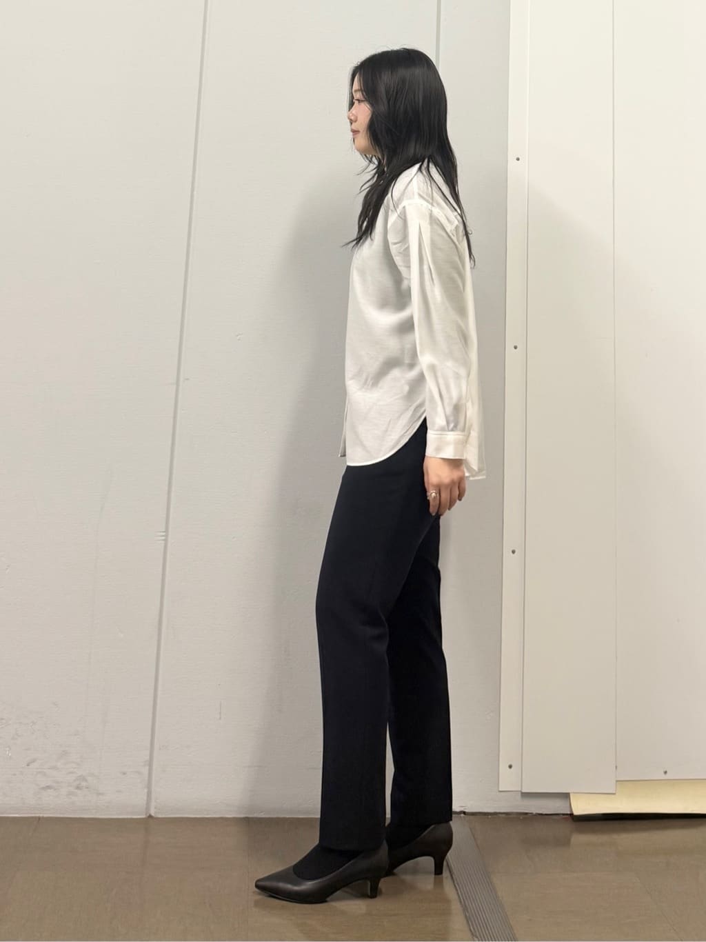 mizukiさんの「INDIVI｜【2WAY／シアー】バイアスチェック柄＆無地 カシュクールシャツ」を使ったコーディネート