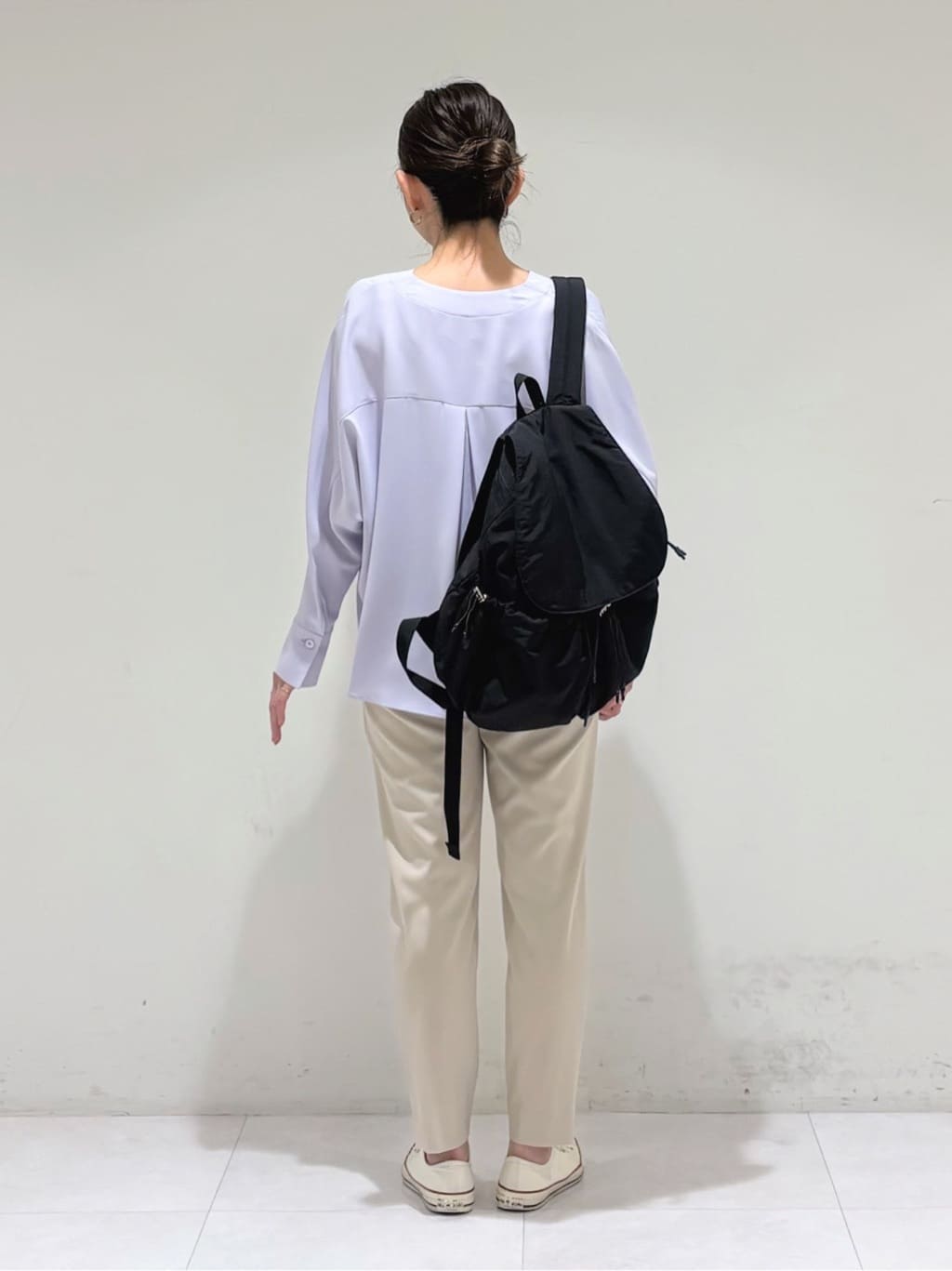 tsuyuさんの「INDIVI｜【超軽量／大人カジュアル】収納力◎！ギャザーフォルムリュック」を使ったコーディネート