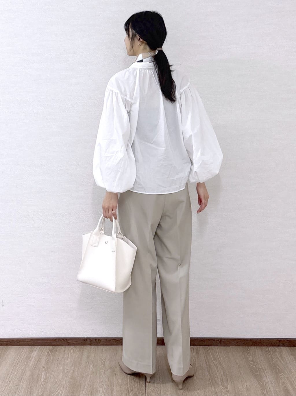 sachikoさんの「OPAQUE.CLIP｜美脚ストレッチストレートワイドパンツ【洗濯機OK】」を使ったコーディネート