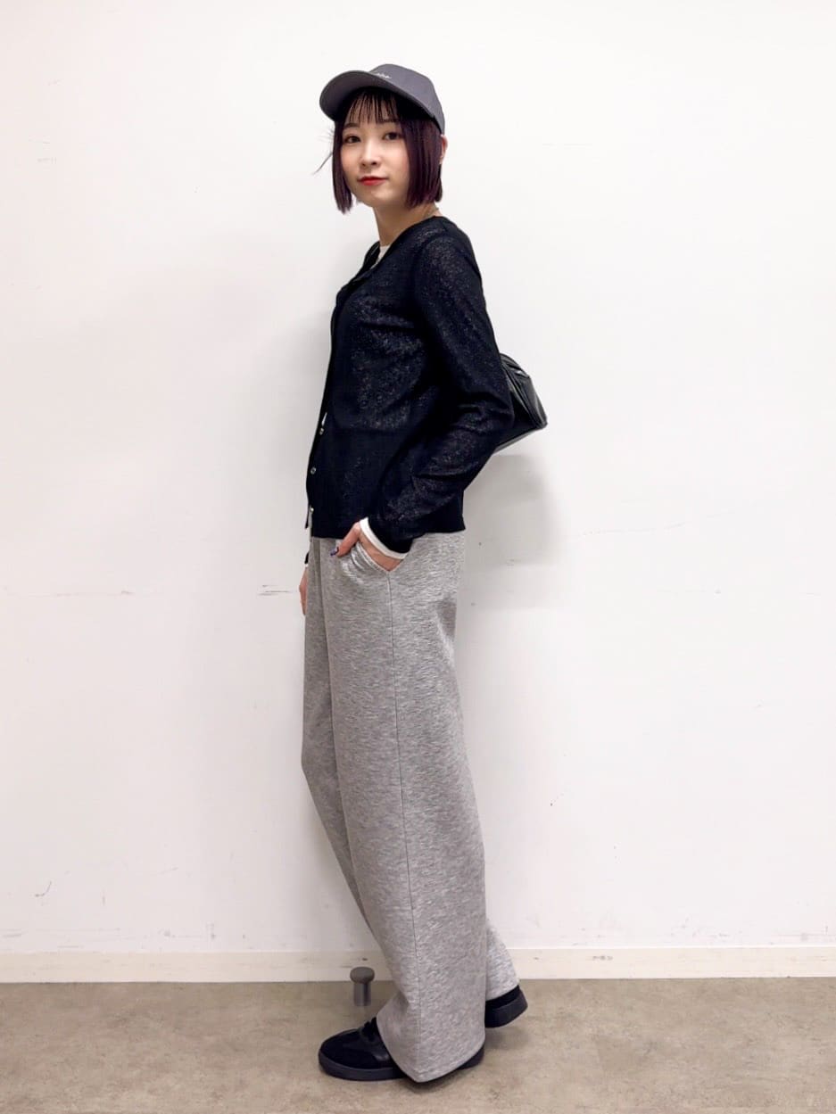 𝐜𝐡𝐢𝐤𝐚さんの「SHOO･LA･RUE｜【2点セット/洗濯機可/S-LL】こなれ感あるレイヤードスタイルが即完成 シアーカーディガン+ロンT」を使ったコーディネート