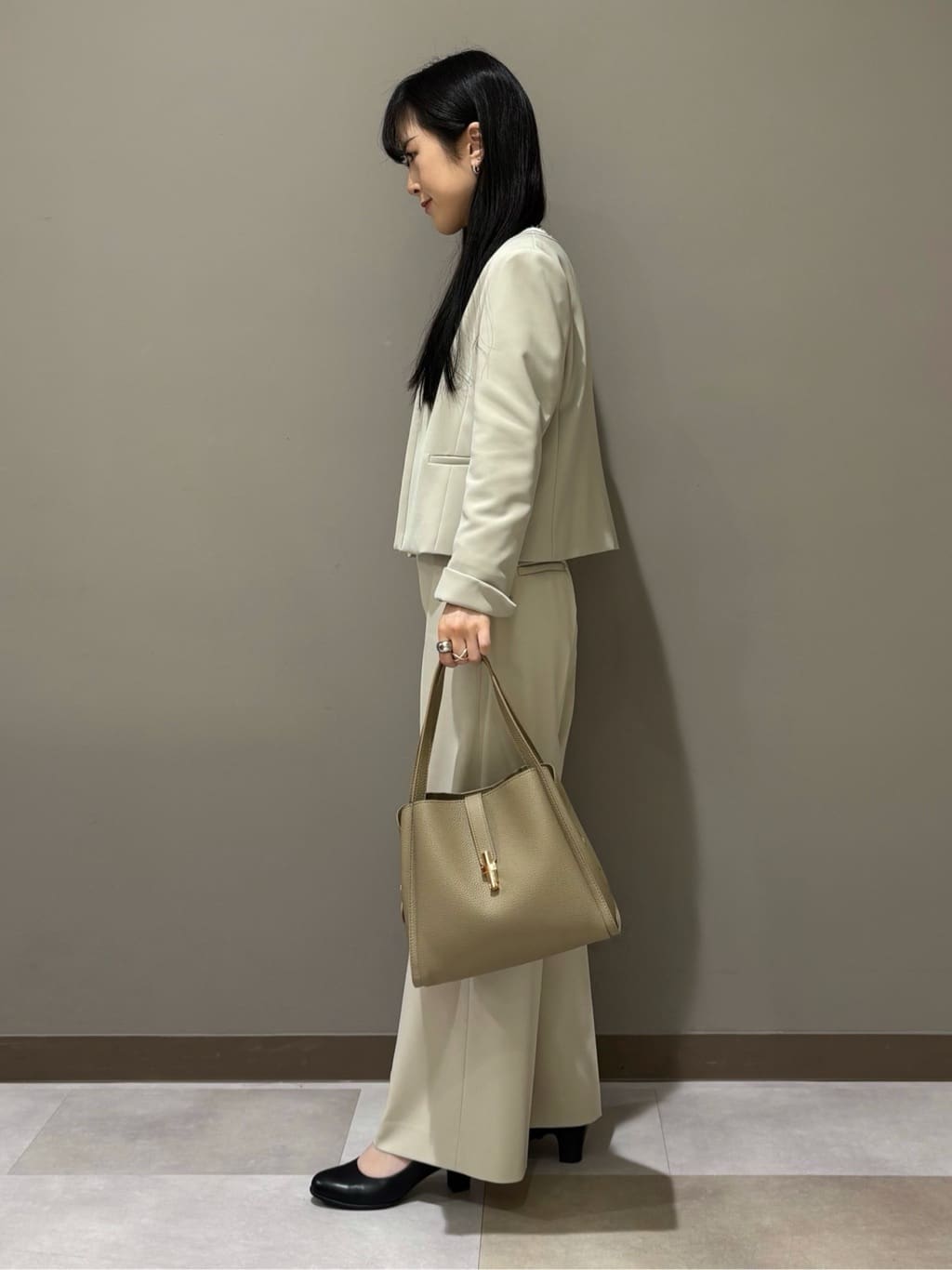 KEIKOさんの「INDIVI｜【上品光沢／SETUP可能】切り替えデザインジャケット」を使ったコーディネート