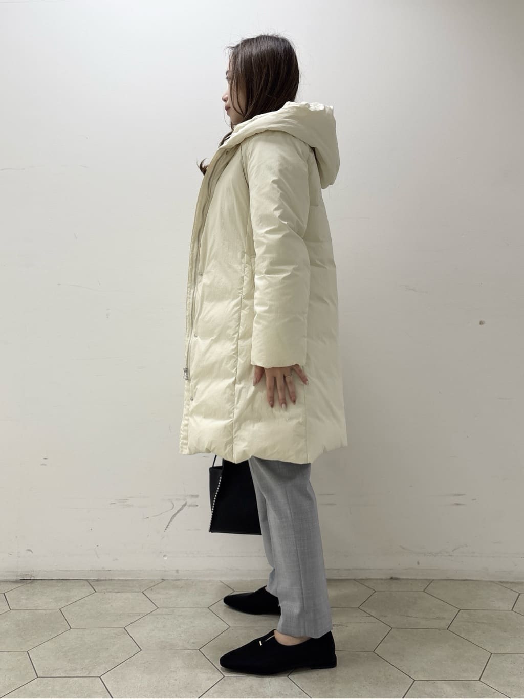 kahoさんの「INDIVI｜【撥水／洗える】ステッチレス ロングダウンコート」を使ったコーディネート