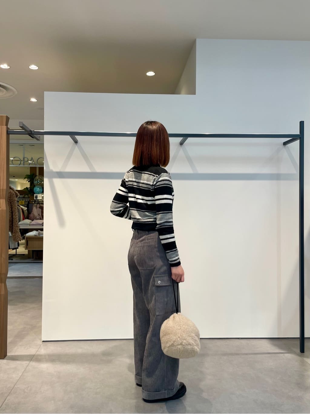 amiさんの「INDIVI｜【ENESS】チェルシーブーツ」を使ったコーディネート