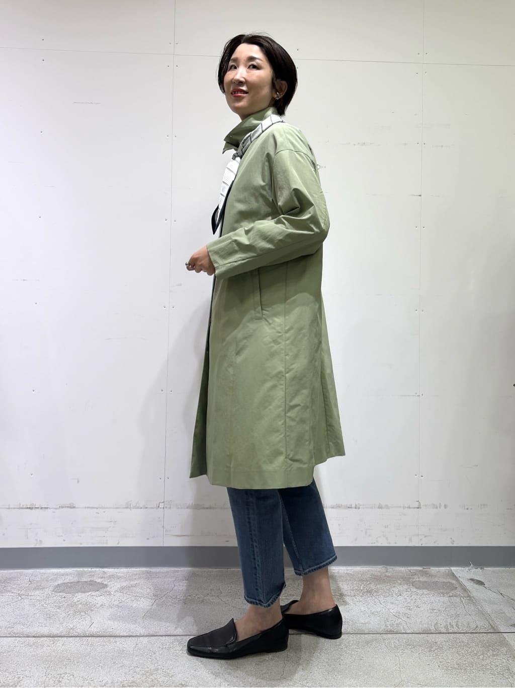 yuriさんの「INDIVI｜【撥水／軽量】ミニマル スタンドカラーコート」を使ったコーディネート