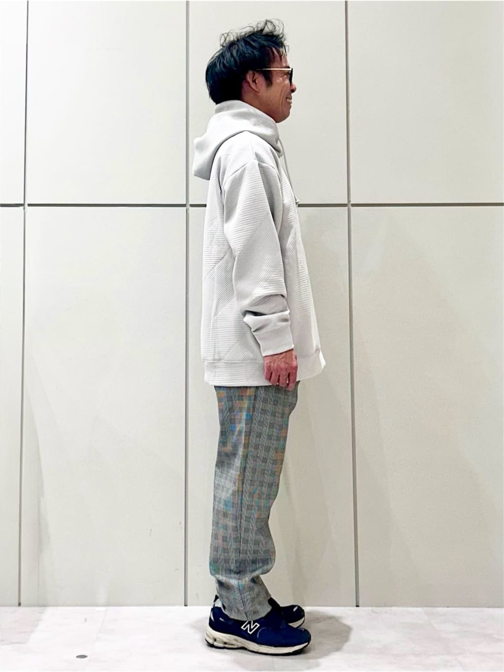 KENJI Iさんの「THE SHOP TK｜【さりげない表情が、品よく映える。】ふくれジャカードパーカ」を使ったコーディネート
