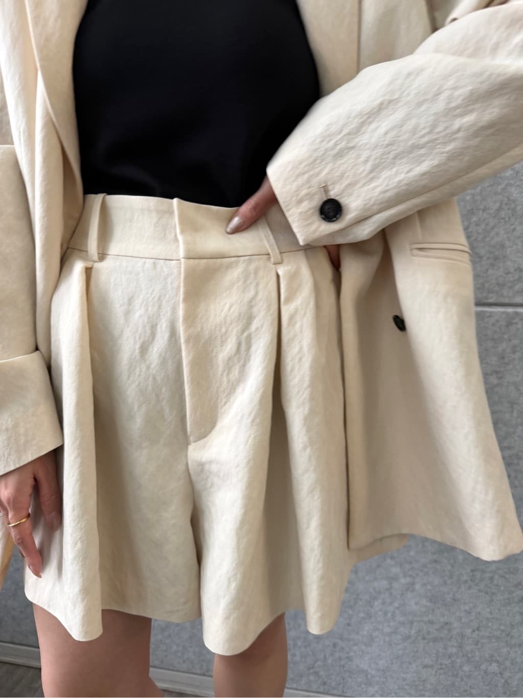 kanamiさんの「CODE A｜arc tailored jacket」を使ったコーディネート