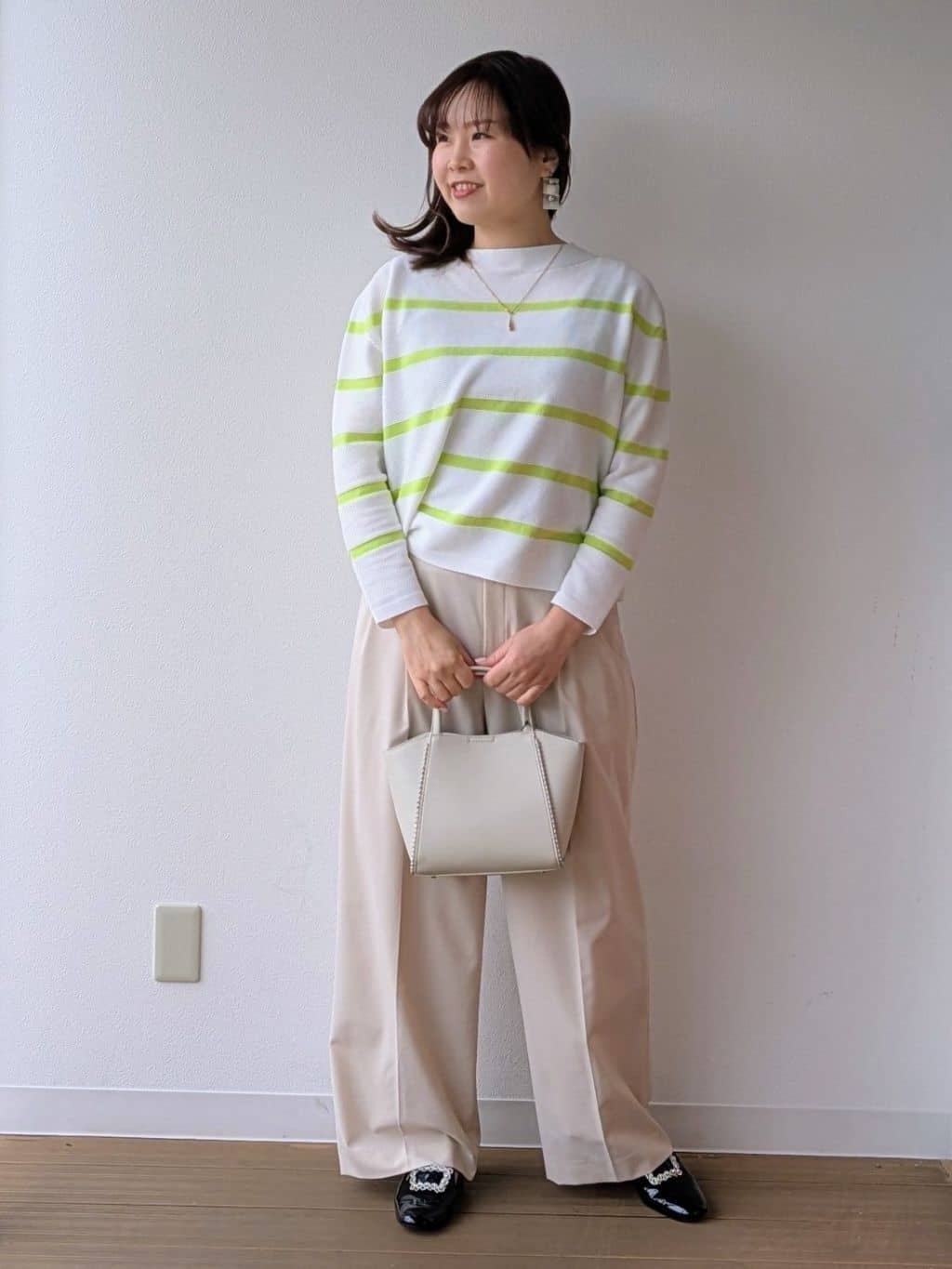 なみきさんの「UNTITLED｜【洗える/ウエスト後ろゴム】ウール混　タックワイドパンツ」を使ったコーディネート