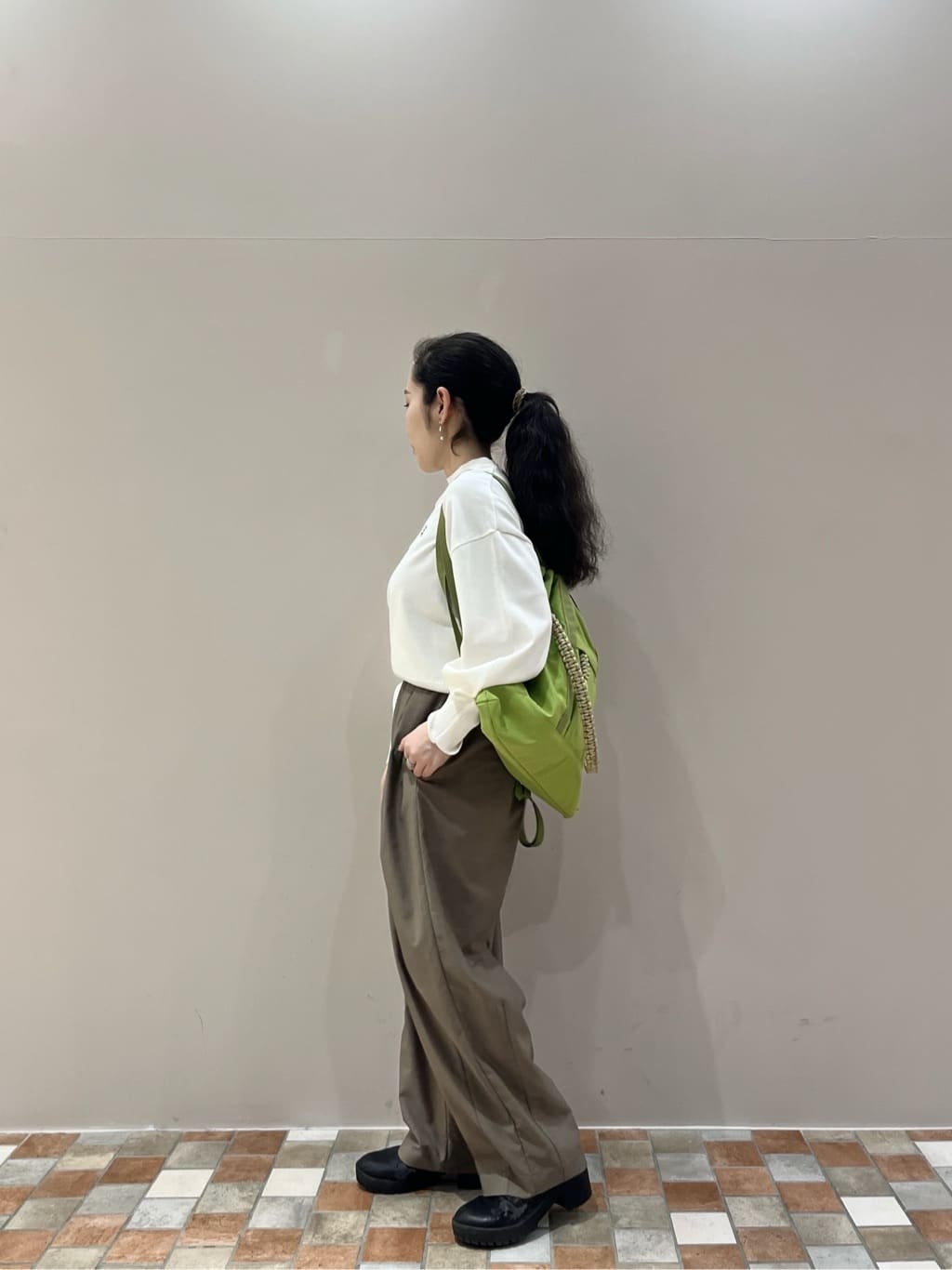 Uminoさんの「INDIVI｜Timeless｜フォルムロゴニット」を使ったコーディネート