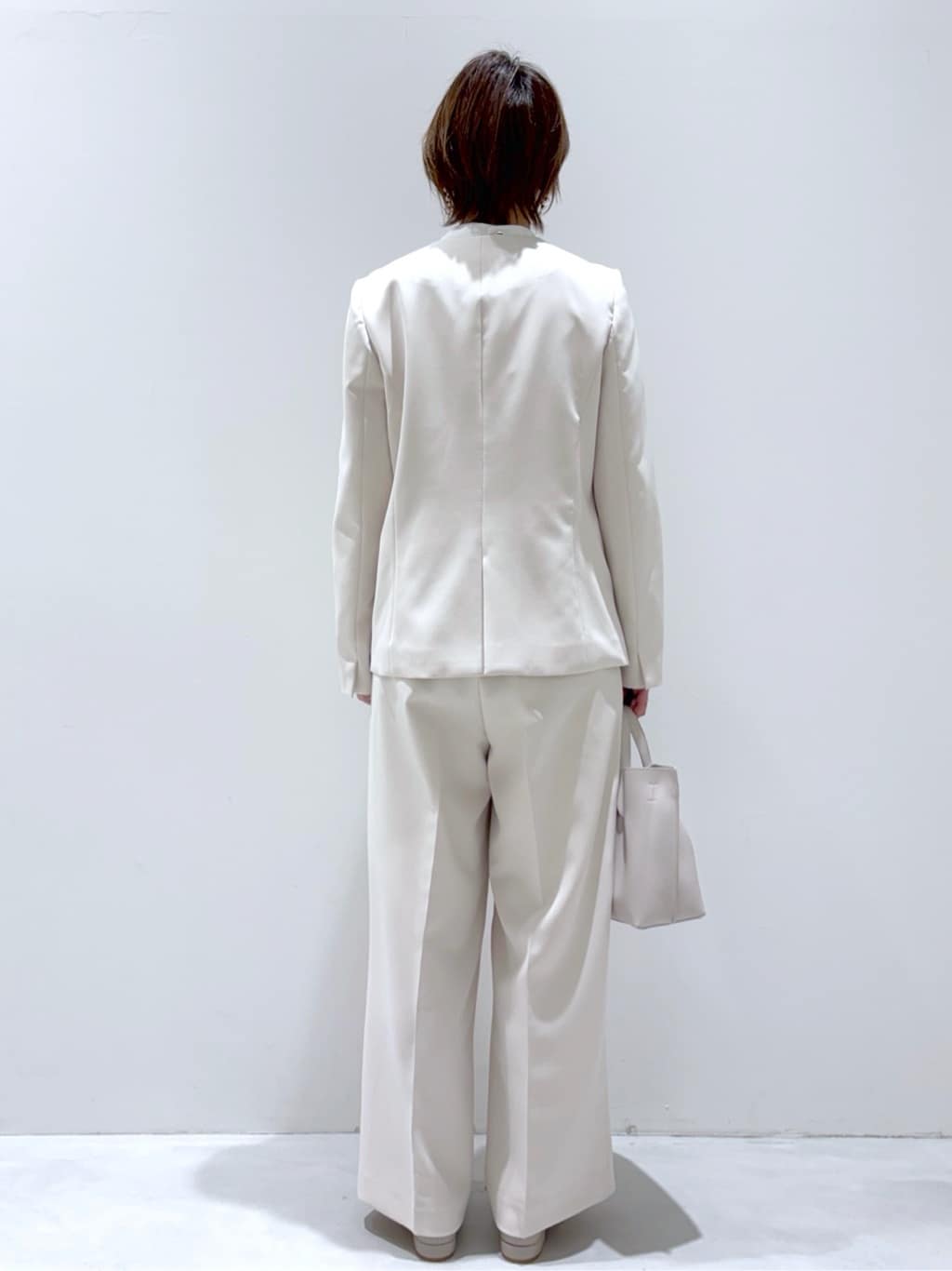 こじさんの「OPAQUE.CLIP｜《通勤／セットアップ対応》 Vネックジャケット／ダブルクロス【洗濯機OK】」を使ったコーディネート