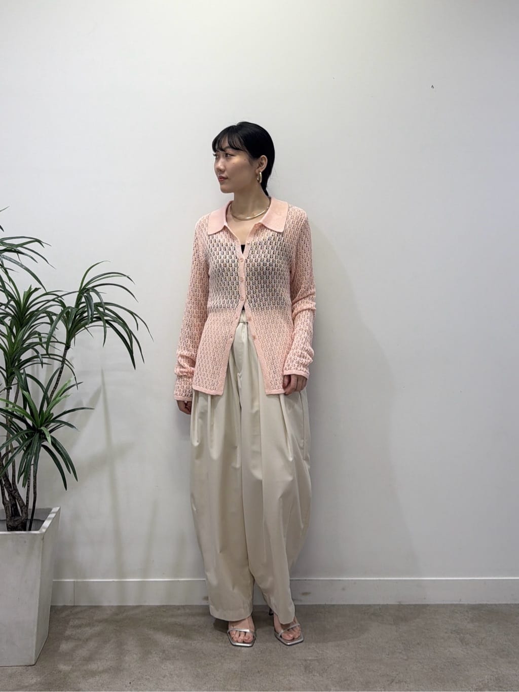 rinaさんの「INDIVI｜リネンライククロシェポロニット」を使ったコーディネート