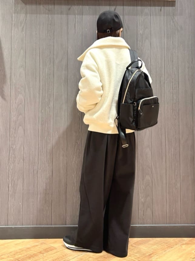 meiさんの「SHOO･LA･RUE｜デニム袖切替ロゴニット」を使ったコーディネート