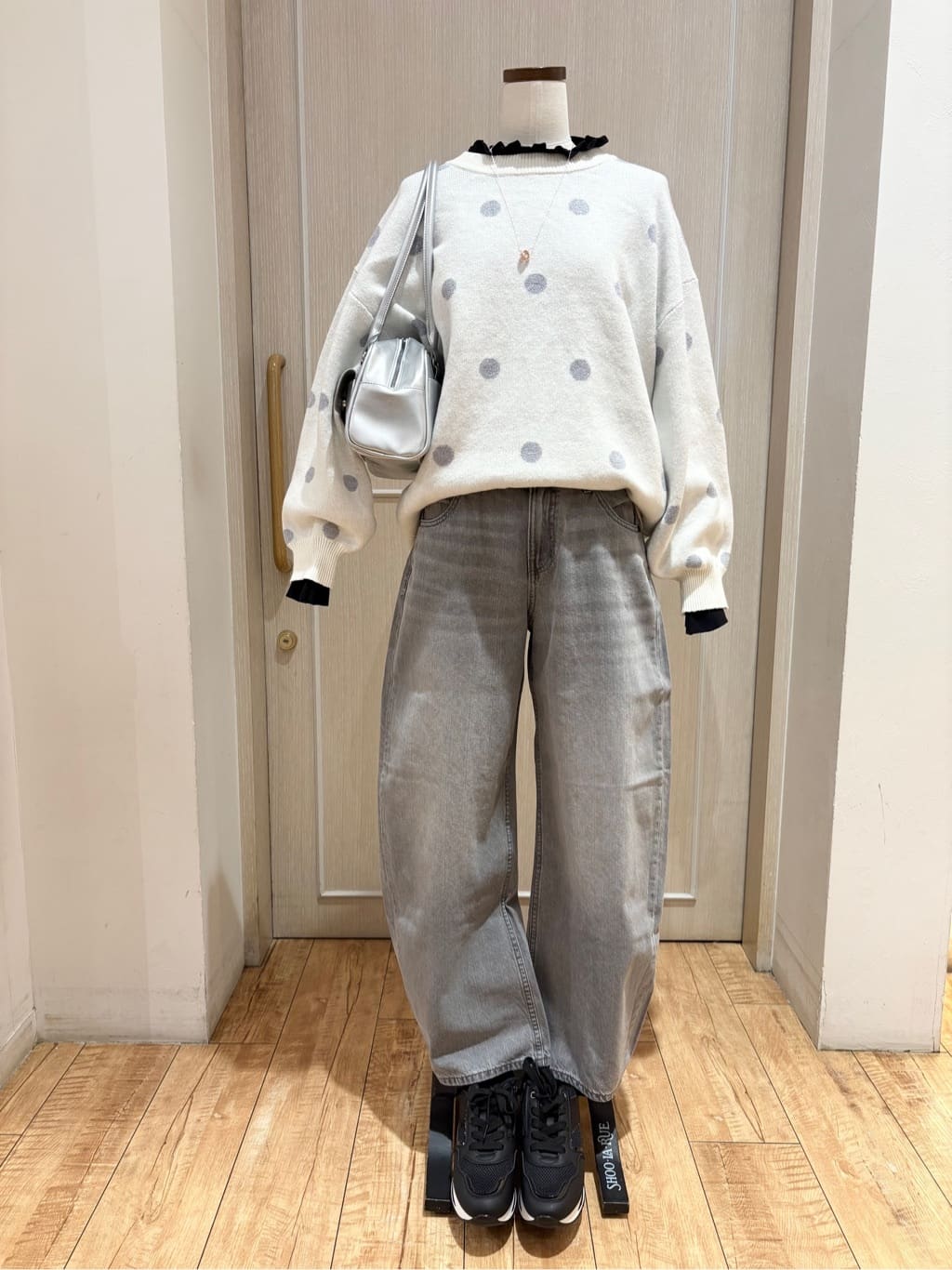 まるよOTさんの「SHOO･LA･RUE｜【洗濯機可/S-LL】ほどよいゆとりの もちっとやわらかリブニット」を使ったコーディネート