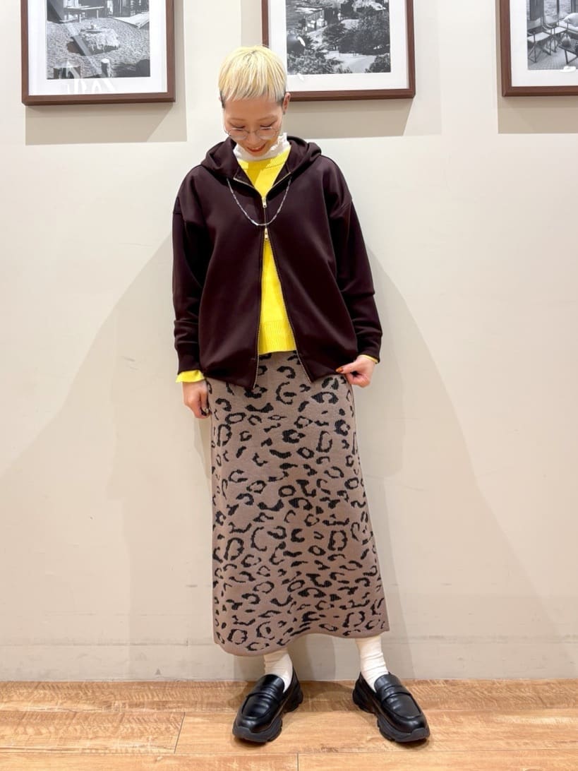 Ayumiさんの「SHOO･LA･RUE｜【セットアップ可/S-LL/なめらかタッチ】大人カジュアルスタイルに ZIPパーカ」を使ったコーディネート