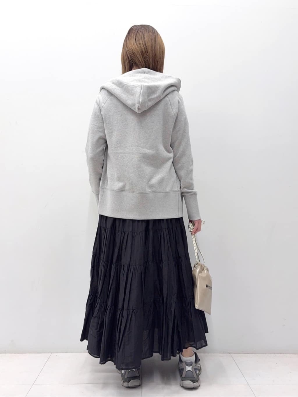 Nishijimaさんの「DRESSTERIOR｜【春夏/寒暖差対応/ウォッシャブル】ライト裏毛フーディー」を使ったコーディネート