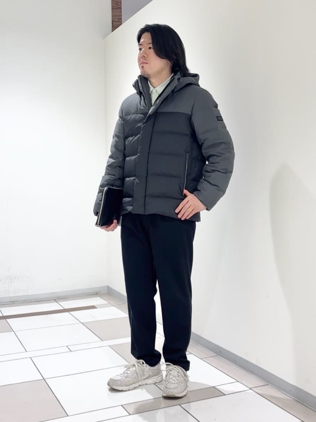 及川さんの「TAKEO KIKUCHI｜カラーコンビ ダウンブルゾン」を使ったコーディネート