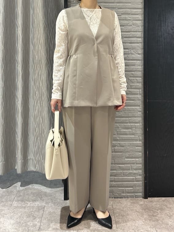 ga_riさんの「THE SHOP TK｜【通勤・きちんと見えに】ダブルクロス ペプラムジレ/セットアップ可」を使ったコーディネート