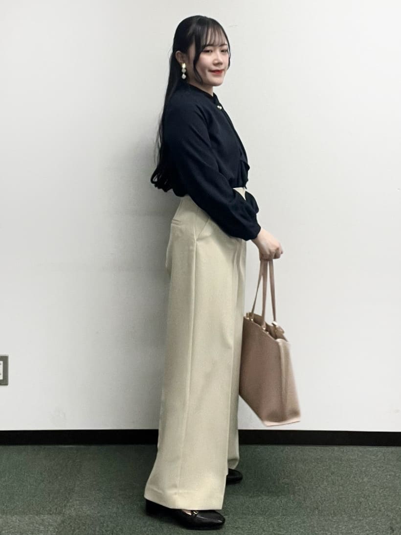Hitomiさんの「index｜ボウタイタックブラウス【洗濯機OK／防シワ】《XS～3L》」を使ったコーディネート