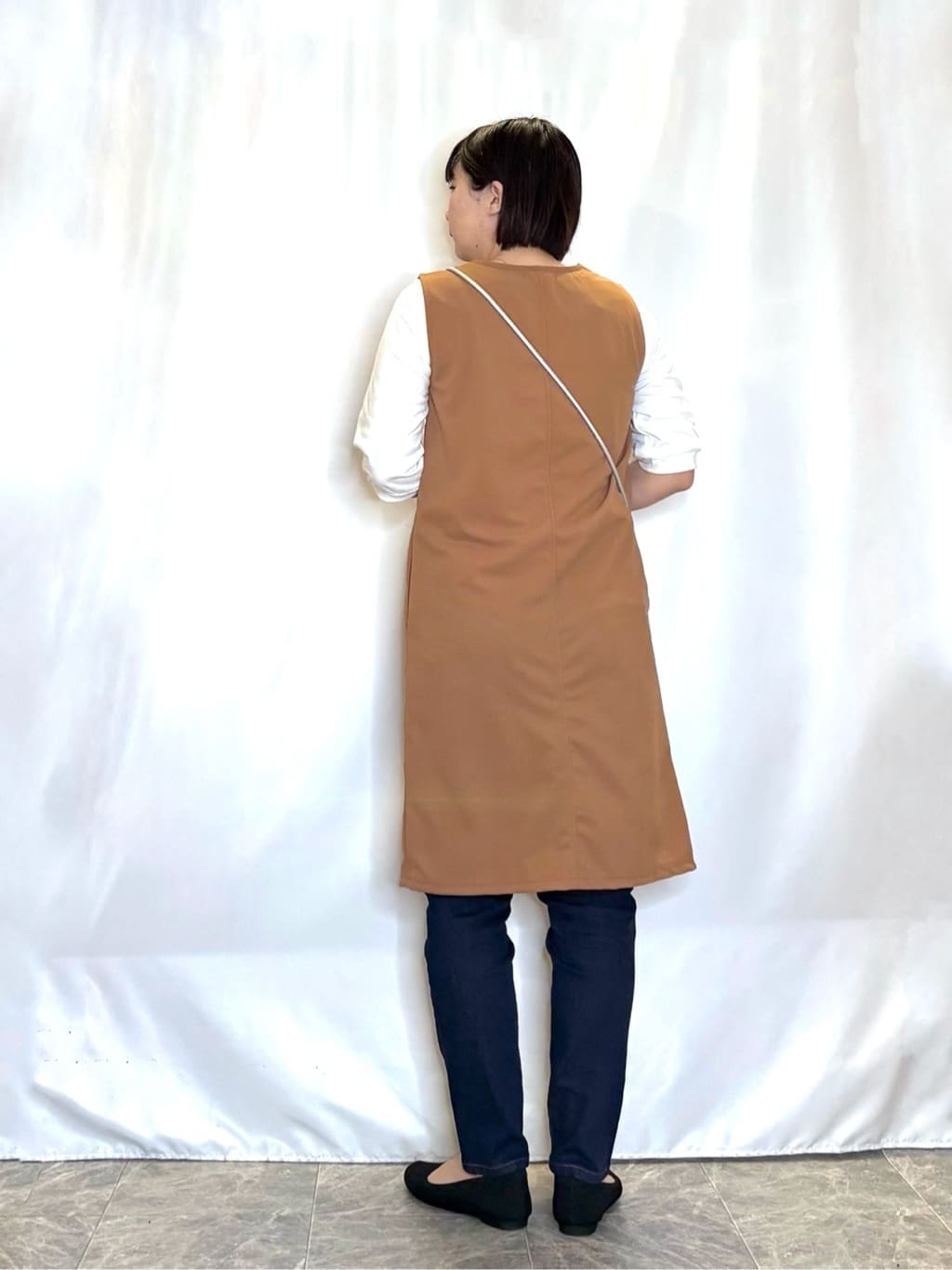 ネリさんの「SHOO･LA･RUE｜【2点セット/洗濯機可/S-LL】ジレにもなるジャンスカ+5分袖Tシャツ」を使ったコーディネート
