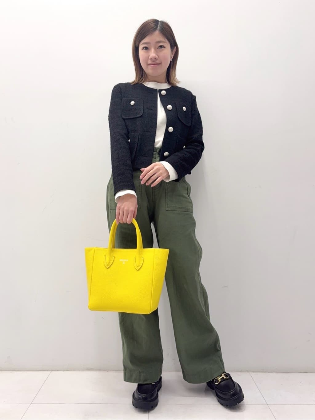 Nishijimaさんの「DRESSTERIOR｜◆ブラックファンシーツイードジャケット」を使ったコーディネート