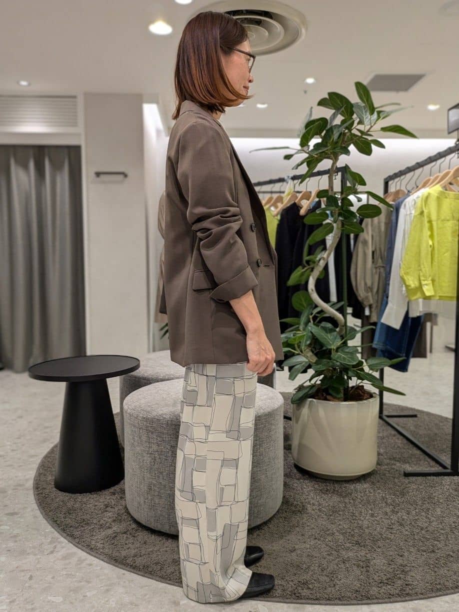 yukariさんの「UNTITLED｜【新色追加/セットアップ可】エアリー ダブルブレストジャケット」を使ったコーディネート