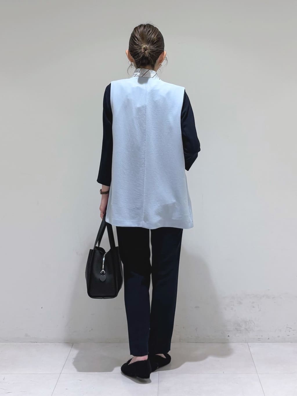 tsuyuさんの「INDIVI｜【2柄展開】柄デザインスカーフ」を使ったコーディネート