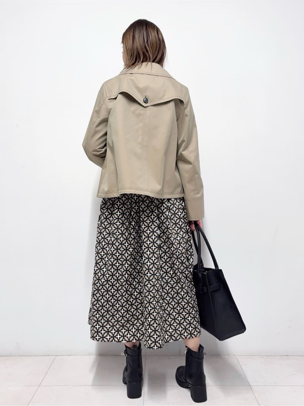 Nishijimaさんの「DRESSTERIOR｜【ウォッシャブル/撥水素材】Aラインショートトレンチジャケット」を使ったコーディネート