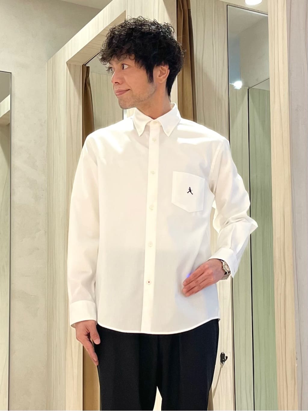 URAさんの「TAKEO KIKUCHI｜【ON／OFF兼用】CARREMANファブリック ノーカラージャケット」を使ったコーディネート