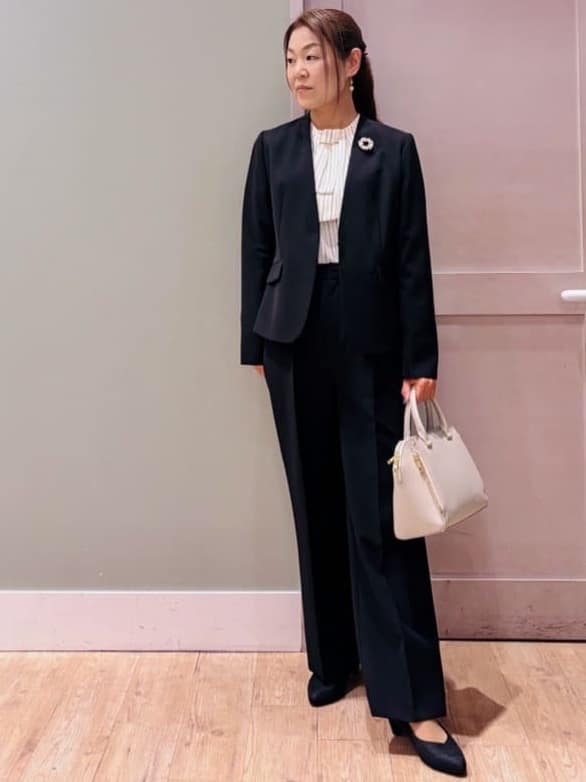 Komi☆さんの「grove｜【マシンウォッシュ/防シワ/UVカット】裾プリーツ取り外しボウタイブラウス」を使ったコーディネート
