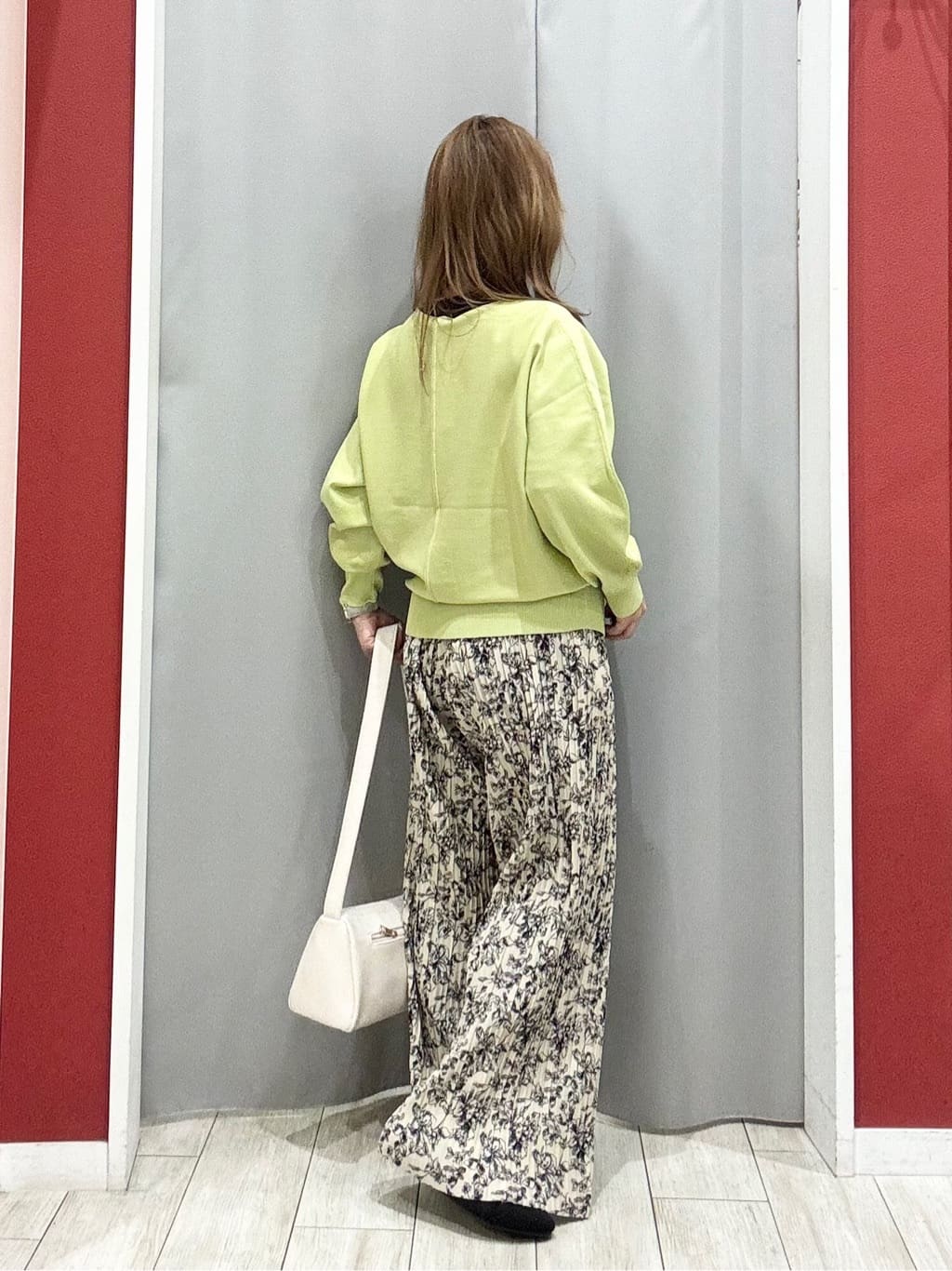 shioさんの「SHOO･LA･RUE｜【洗濯機可/S-LL】さらりと軽やか インせず着られる すっきり見えドルマンニット」を使ったコーディネート