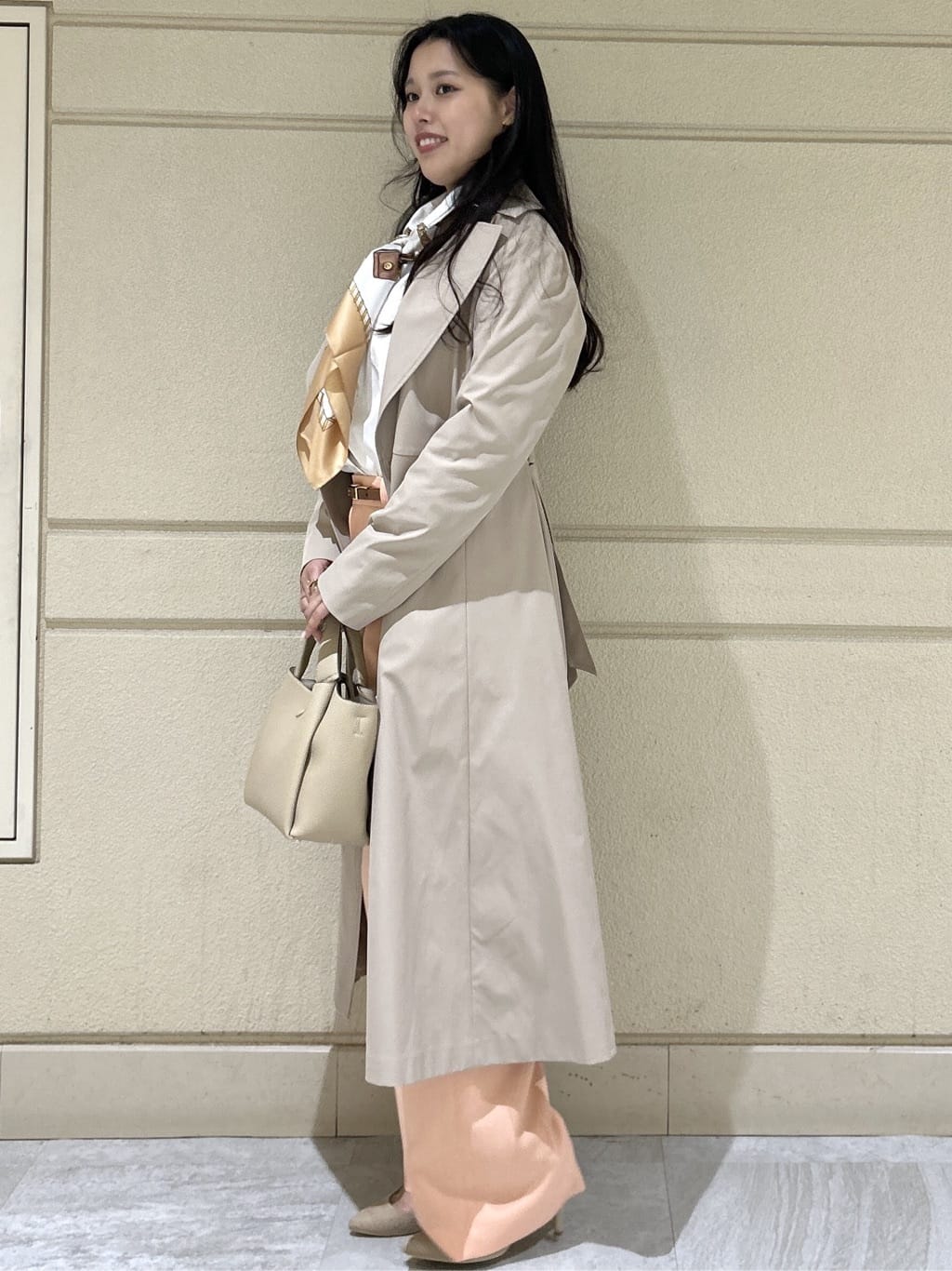 Momokaさんの「COUP DE CHANCE｜【きれいめ羽織り】Aラインドレスコート」を使ったコーディネート