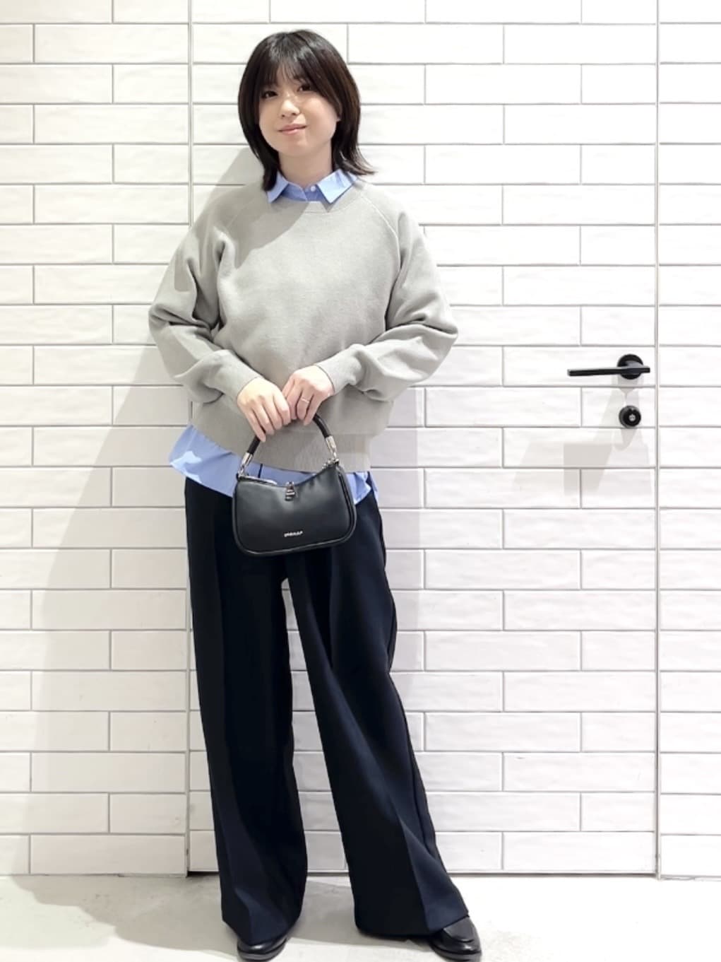 しおりさんの「OPAQUE.CLIP｜スウェットライクニット【洗濯機OK】」を使ったコーディネート