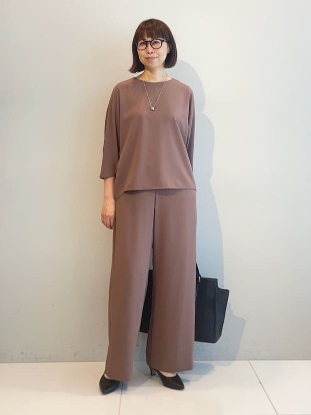 murayamaさんの「INDIVI｜【接触冷感／透湿／着る日傘】イージーワイドパンツ」を使ったコーディネート