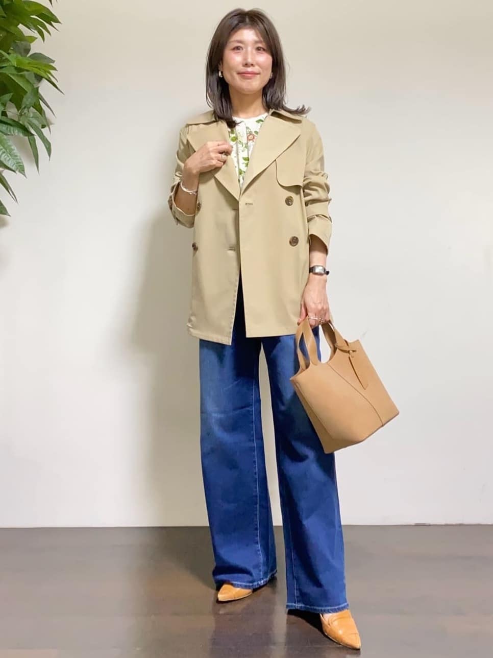 tomoさんの「UNTITLED｜【定番人気/はっ水/洗える】タスランショートトレンチコート」を使ったコーディネート